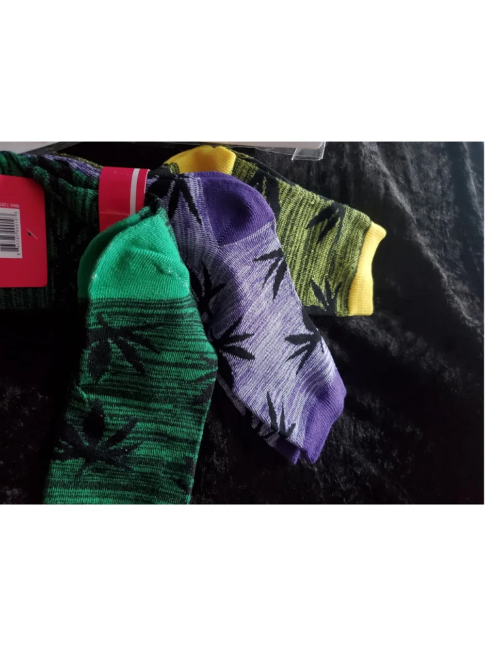 3 pair of Weed Leaf Unisex Multi-color Socks & 2 Weed Keychains Set. Crazzzyy🤪